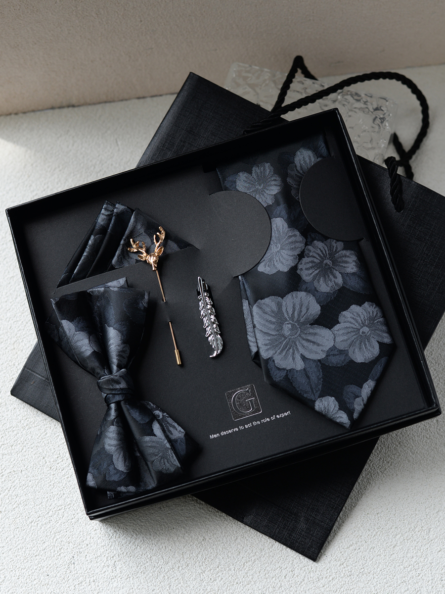 Men's Bow Tie Pocket Towel Bus - Men'S Grooming Gift Box review and price